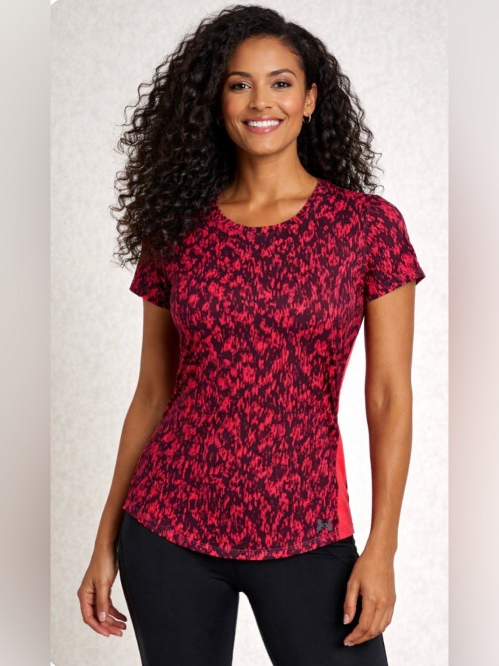 Under Armour Women’s Small HeatGear Athletic Top Red Black Print Shirt